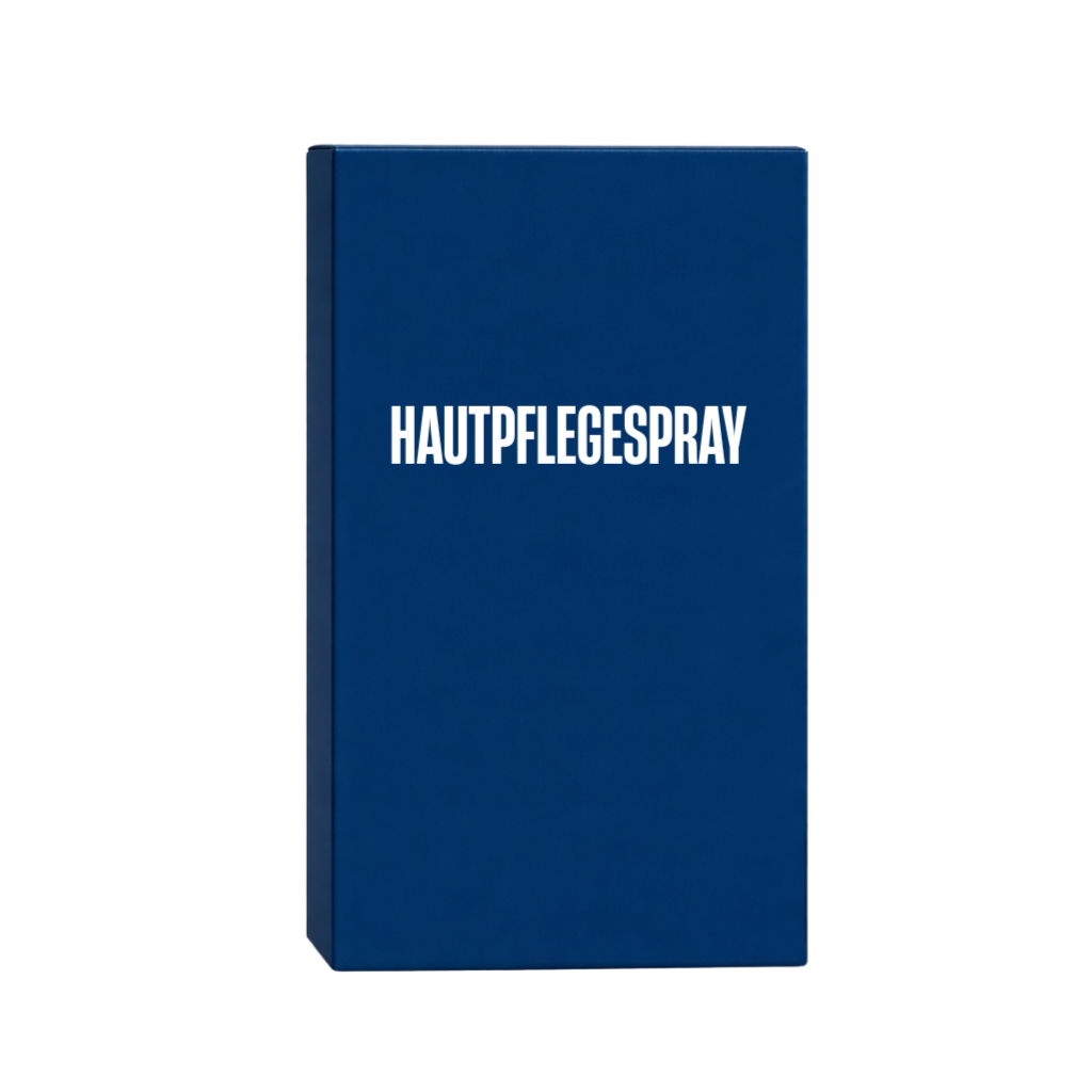 Hautpflegespray Produktverpackung in Blau mit weißem Schriftzug auf der Vorderseite.
